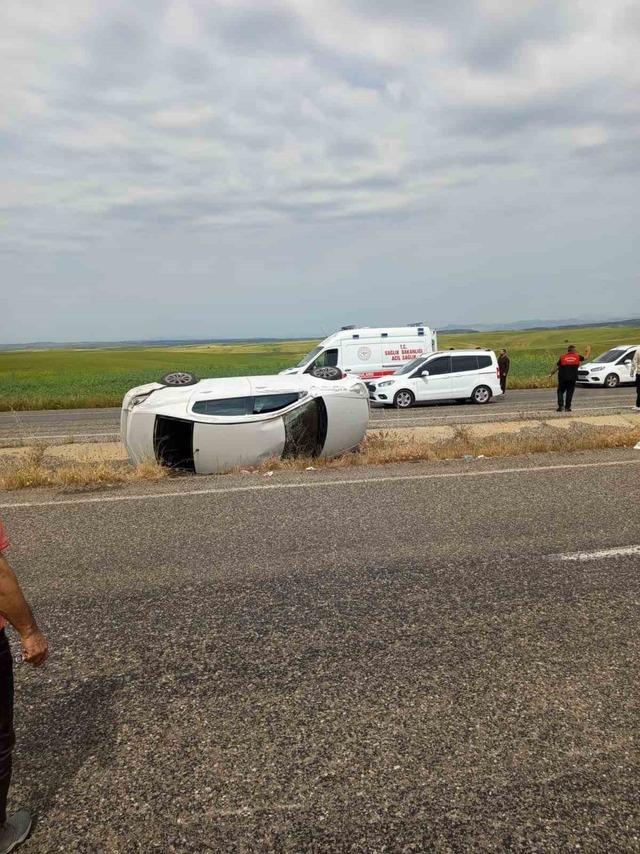 Diyarbakır’da otomobil takla attı: 4 yaralı 2