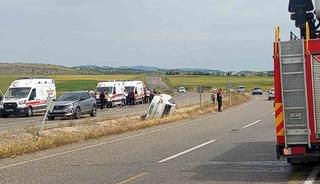 Diyarbakır&rsquo;da otomobil takla attı: 4 yaralı
