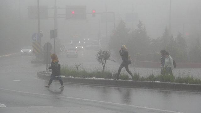 Mardin, yağmur ve sise teslim