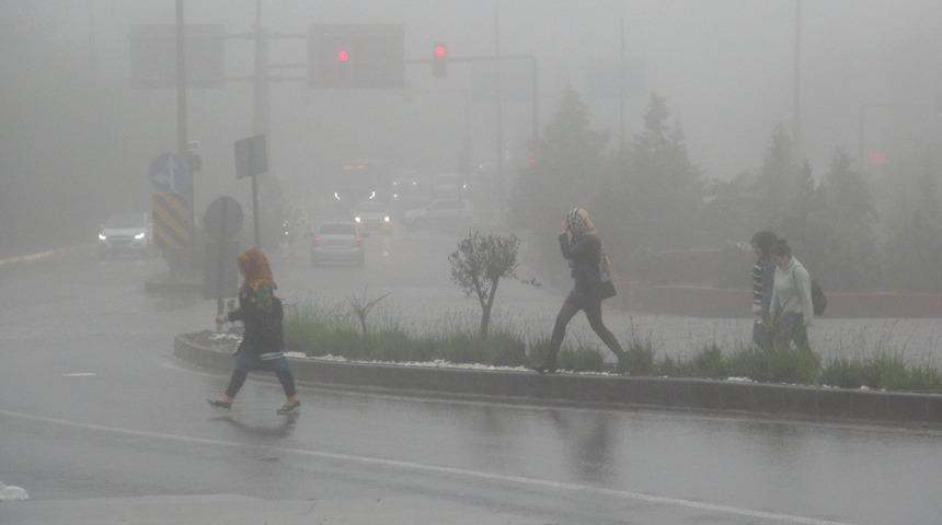 Mardin, yağmur ve sise teslim