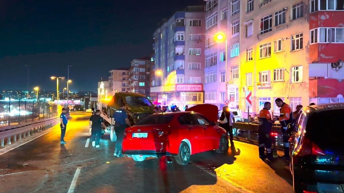 Avcılar’da 5 araç birbirine girdi, ortalık savaş alanına döndü