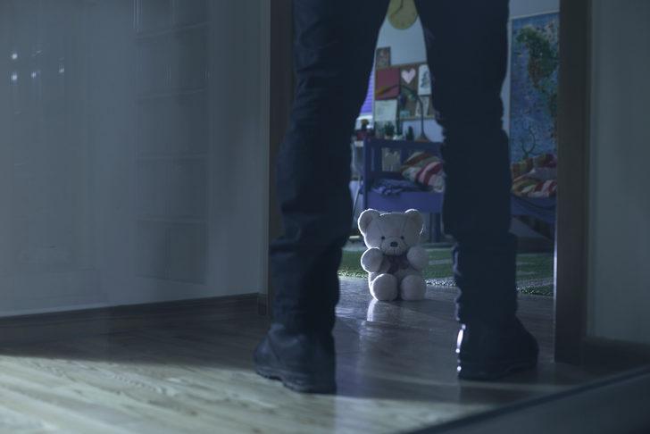 Tüyleriniz diken diken olacak! Çocuklarını tabletle kandırıp... G3