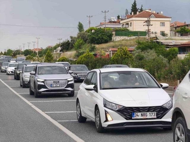 Muğla’da bayram yoğunluğu: Araç kuyruğu 22 kilometreye ulaştı 3