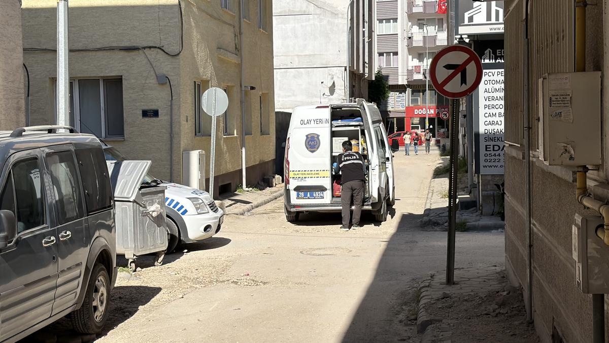 Mutfakta hareketsiz halde bulundu! Şüpheli ölüm...