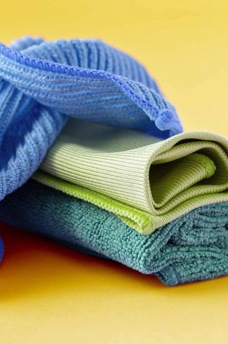 Mikrofiber bezlerini yıkarken kesinlikle uzak durman gereken temizlik &uuml;r&uuml;n&uuml; hangisidir?