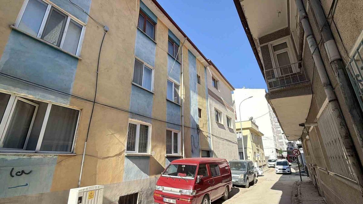 Evinde hareketsiz bulunan şahsın ölümü şüpheli bulundu