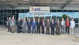 &Ccedil;ankırı&rsquo;da protokol &uuml;yeleri, bayramda &ccedil;alışan kurum personelleriyle bayramlaştı