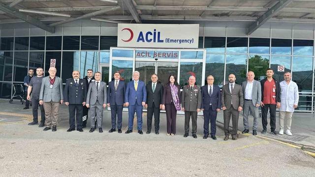 Çankırı’da protokol üyeleri, bayramda çalışan kurum personelleriyle bayramlaştı