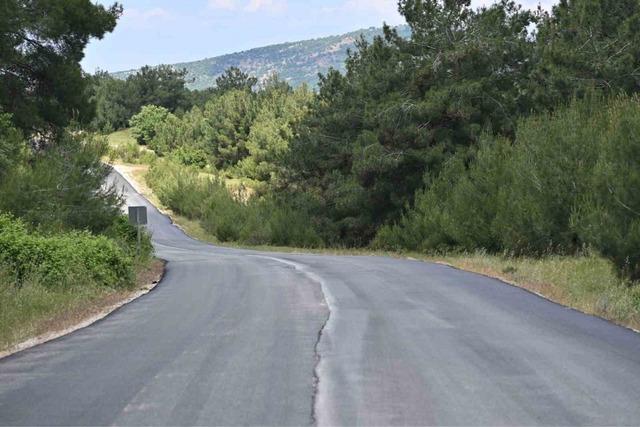 Büyüksümbüller ile Ortaköy arasındaki yol sıcak asfaltla yenilendi 2