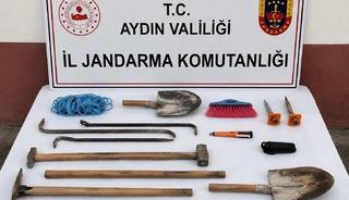 Magnesia Antik Kenti&rsquo;nde ka&ccedil;ak kazıya su&ccedil;&uuml;st&uuml;: 3 ş&uuml;pheli yakalandı