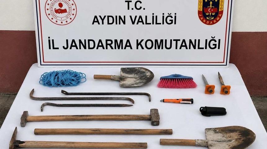 Magnesia Antik Kenti&rsquo;nde ka&ccedil;ak kazıya su&ccedil;&uuml;st&uuml;: 3 ş&uuml;pheli yakalandı