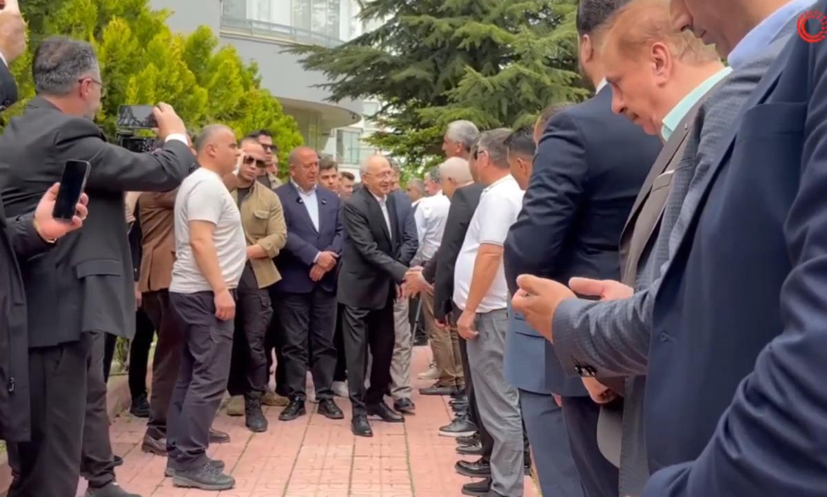 Kılıçdaroğlu dan grup toplantısı kararı! Evinin önüne gelenleri görünce... 1