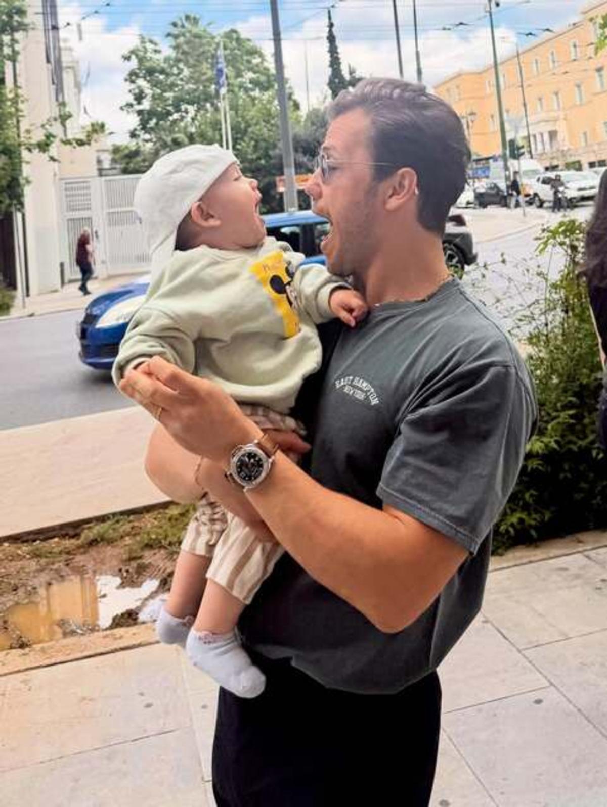 Tolga Sarıtaş oğlu Ali nin yüzünü ilk kez gösterdi! Babasının kopyası 1