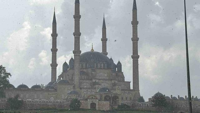 Edirne de sağanak etkiliydi! Yollar göle döndü: Araçlar mahsur kaldı 3