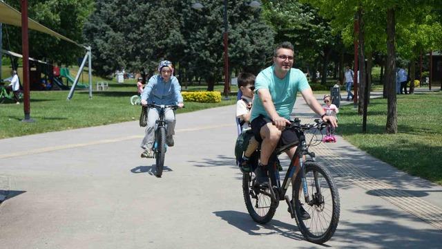 Kocaeli'de bayramda iki farklı mevsim yaşandı