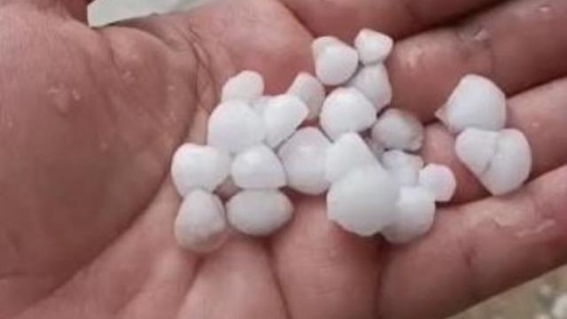 Silivri’de dolu yağışı etkili oldu