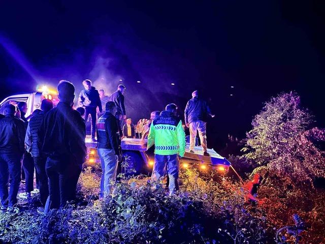 Kastamonu’da otomobil 150 metre yüksekten uçuruma yuvarlandı: 1 ölü, 3 yaralı 5