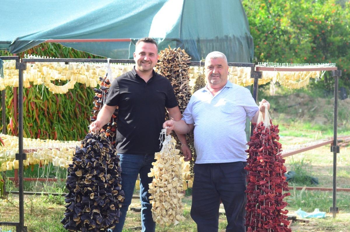 Mahalle bacasız fabrikaya dönüştü: Gelir kapısı oldu 1
