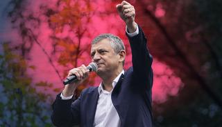 &Ouml;zg&uuml;r &Ouml;zel: &ldquo;A&ccedil;ık konuşalım, hedef sadece CHP değil&rdquo;