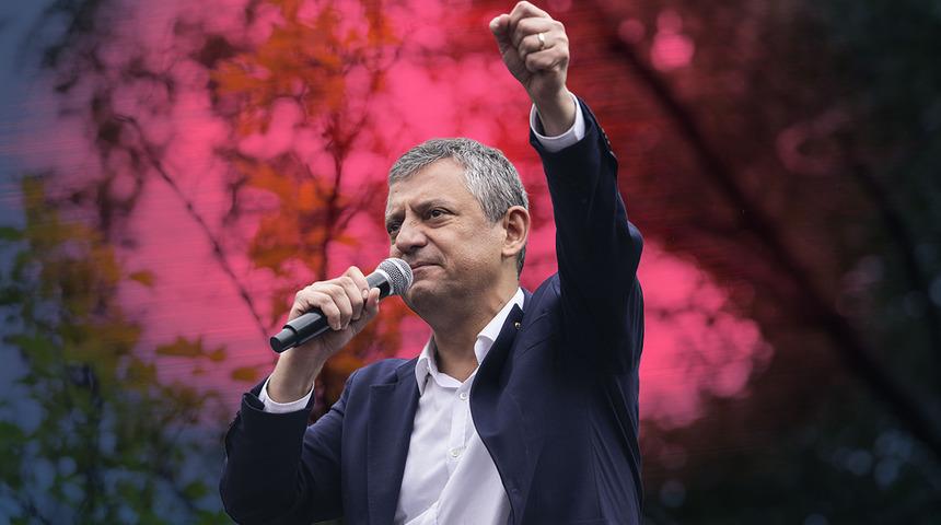 &Ouml;zg&uuml;r &Ouml;zel: &ldquo;A&ccedil;ık konuşalım, hedef sadece CHP değil&rdquo;