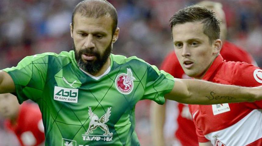 Gökdeniz Karadeniz'e liyakat nişanı