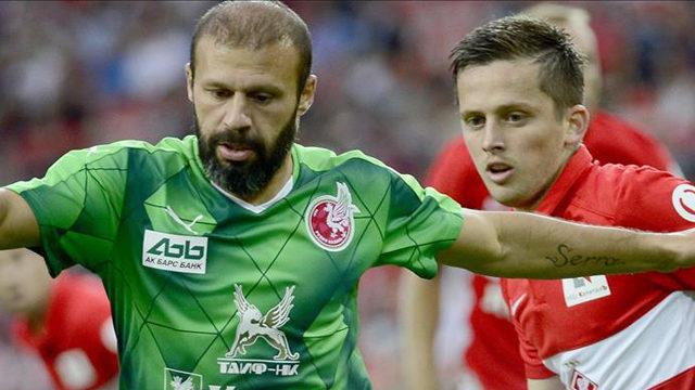 Gökdeniz Karadeniz'e liyakat nişanı