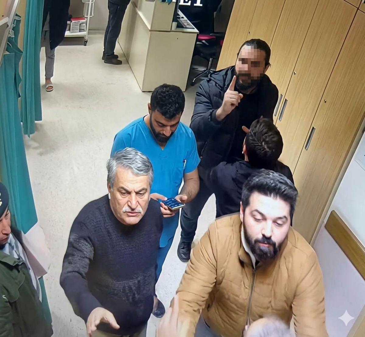 Doktor hastaya yumruk attı! Yüzde 30 görme kaybı... 4