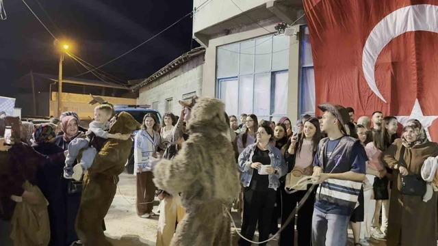 Bursa’da 157 yıllık "deve eğlencesi" geleneği yaşatılıyor 2