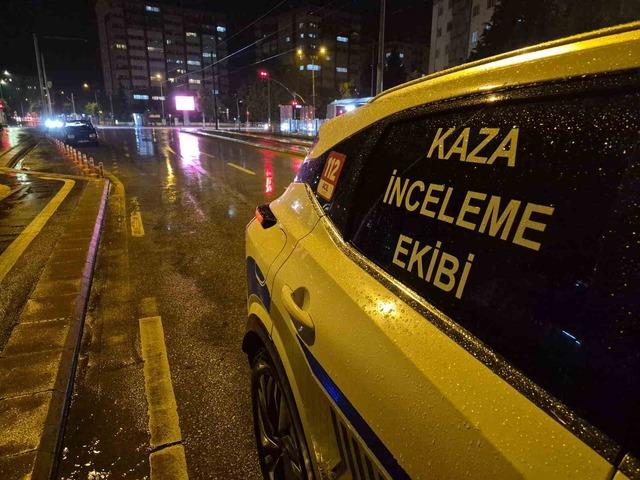 "Alkollü sürücü idaresindeki araç duvara çarptı" ihbarı asılsız çıktı 5