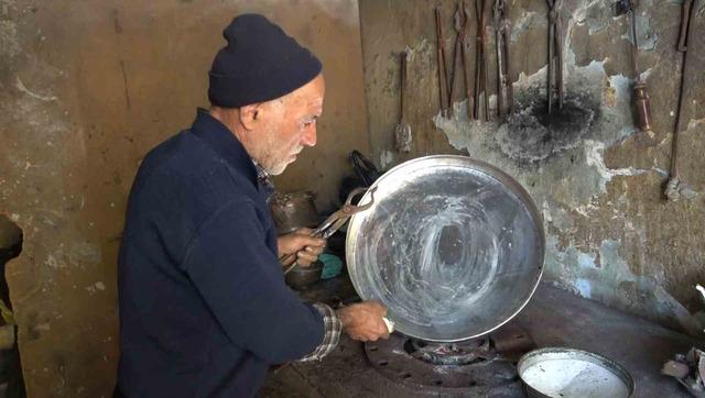 Meslekte 55 yılı geride bıraktı: Şimdi yetiştirecek çırak bulamıyor 1