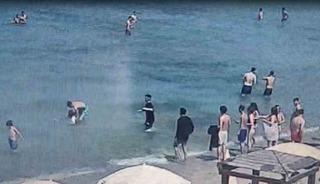Kuşadası&rsquo;nda denizde can pazarı: 70 yaşındaki turist &ouml;l&uuml;mden d&ouml;nd&uuml;