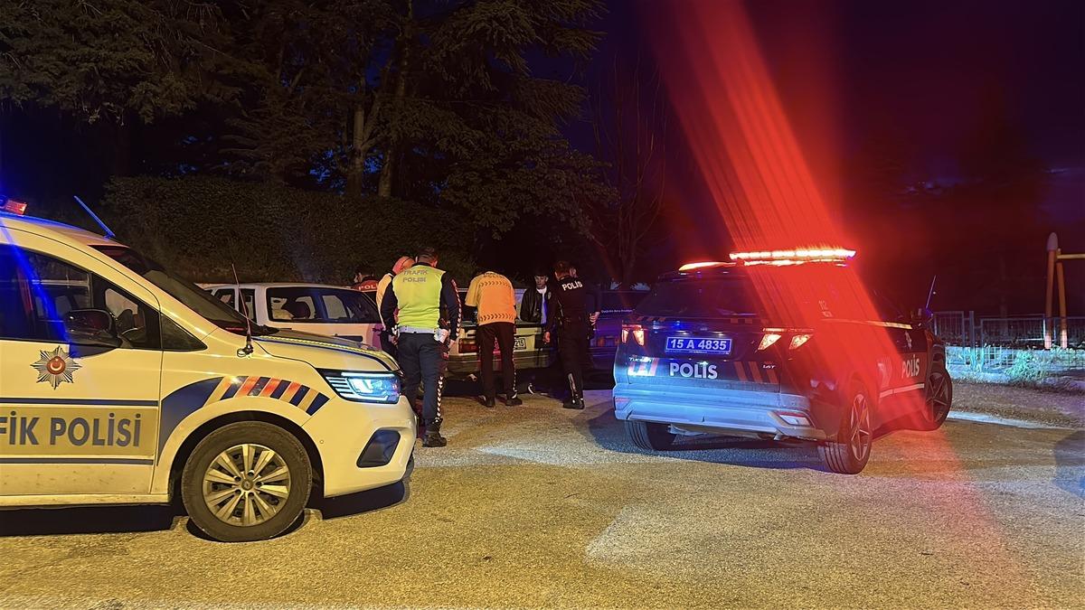 Yedikleri cezaya inanamadılar! Toplamak için 3 kişi hesap makinesi kullandı 3