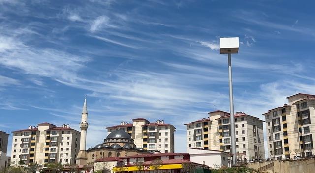 Yüksekova semalarında sirrüs bulutları görüntülendi 5
