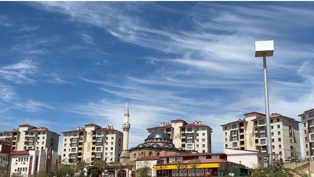Yüksekova semalarında sirrüs bulutları görüntülendi 2