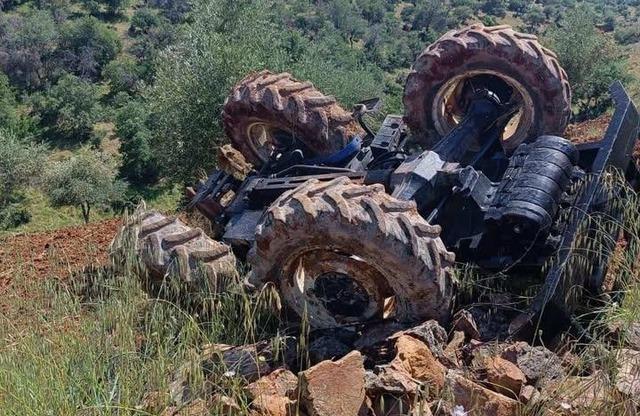 Gaziantep’te devrilen traktörün sürücüsü hayatını kaybetti 1