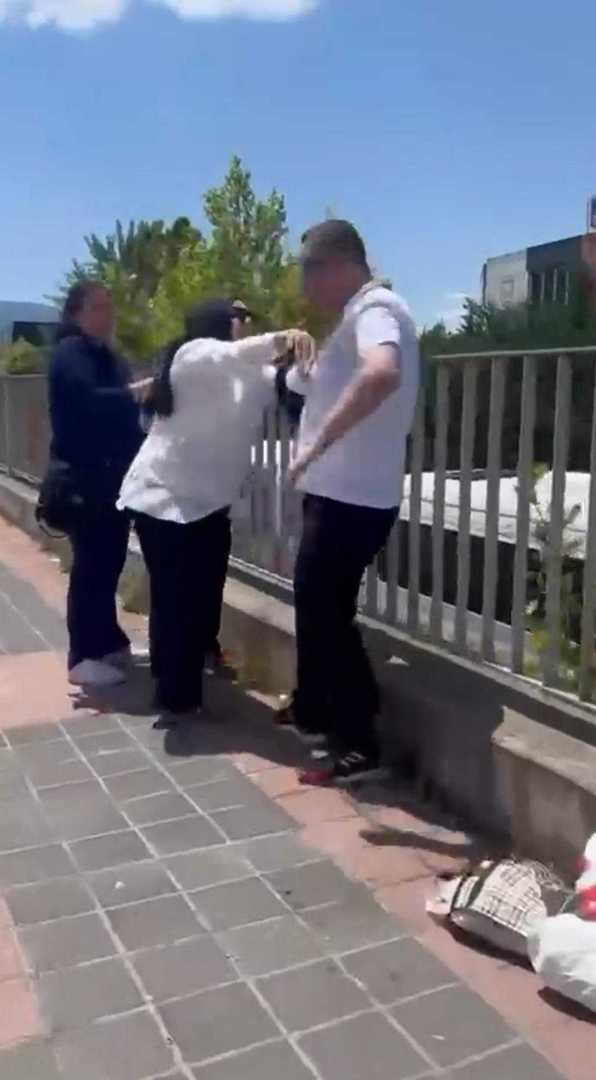 Yer: Bursa! Yine erkek şiddeti: Boğazını sıktı, yere attı, darbetti... 1