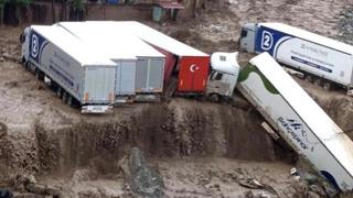Osmaniye’deki heyelanda 6 tır zarar gördü