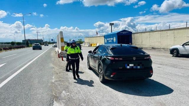 Erzincan'da bayram tedbirleri kapsamında sivil otobüs denetimi yapıldı