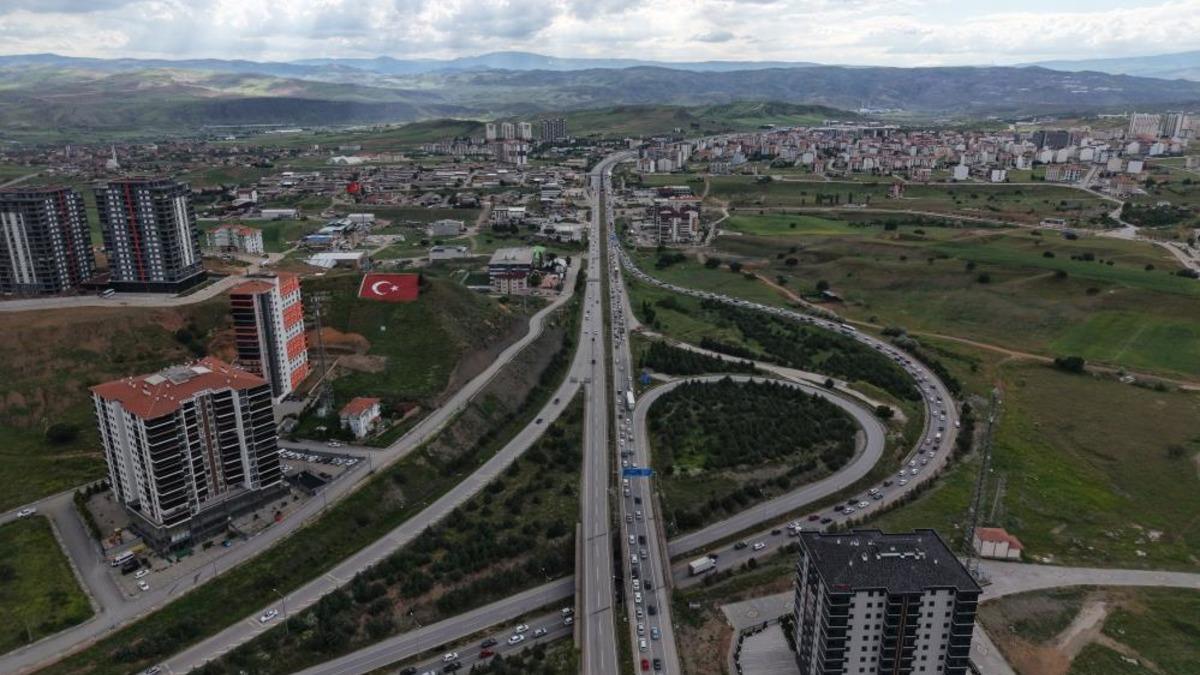 43 ilin bağlantı noktası kilitlendi: Havadan görüntülendi