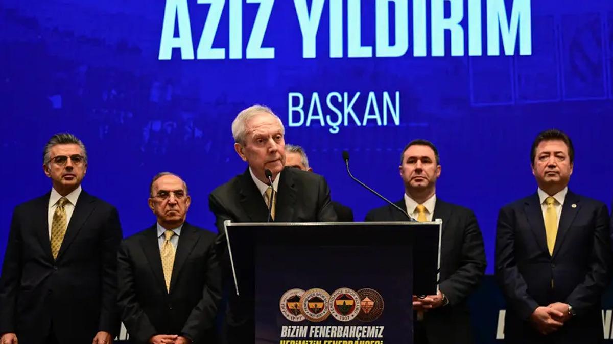 Fenerbahçe de Aziz Yıldırım Futbol Transfer Komitesi nde ana planda görev alması için Dirk Kuyt ile anlaştı 1
