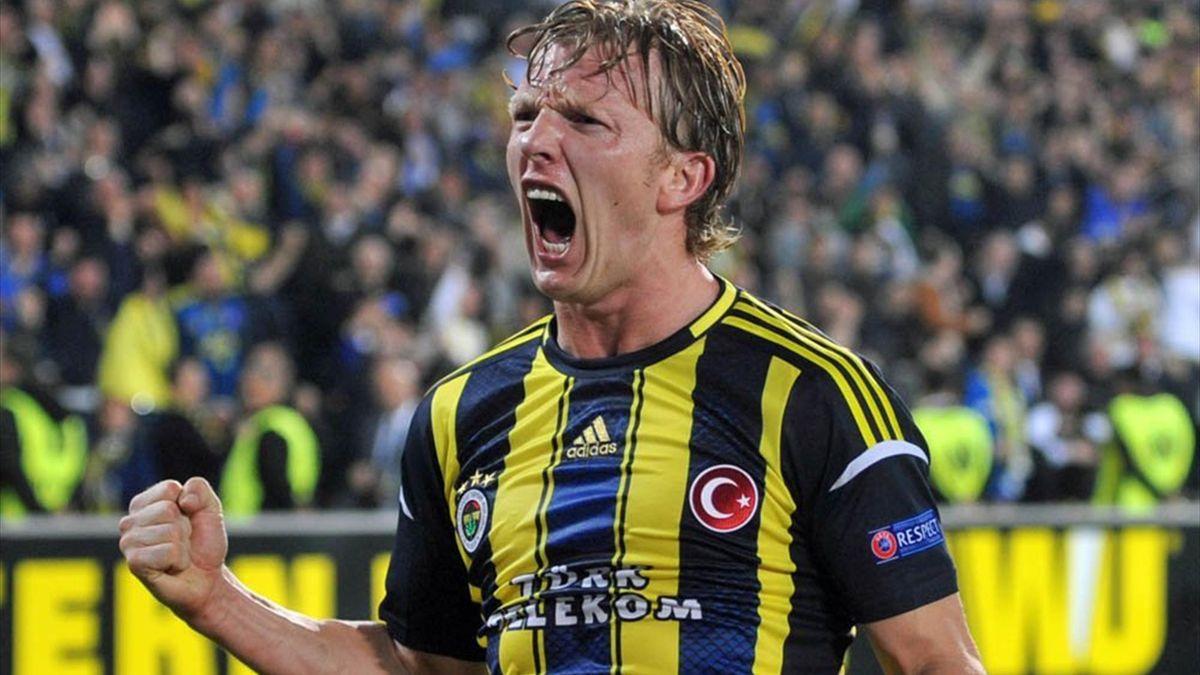 Fenerbahçe de Aziz Yıldırım Futbol Transfer Komitesi nde ana planda görev alması için Dirk Kuyt ile anlaştı 3