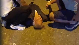 &Ccedil;ıkan kavgada başından yaralandı, kanlar i&ccedil;inde yerde kaldı