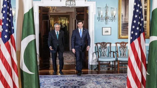 Pakistan Dışişleri Bakanı Dar, ABD'li mevkidaşı Rubio ile bir araya geldi