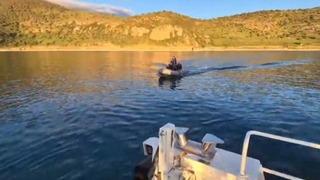 Van Gölü kıyısında mahsur kalan 3 kişi kurtarıldı