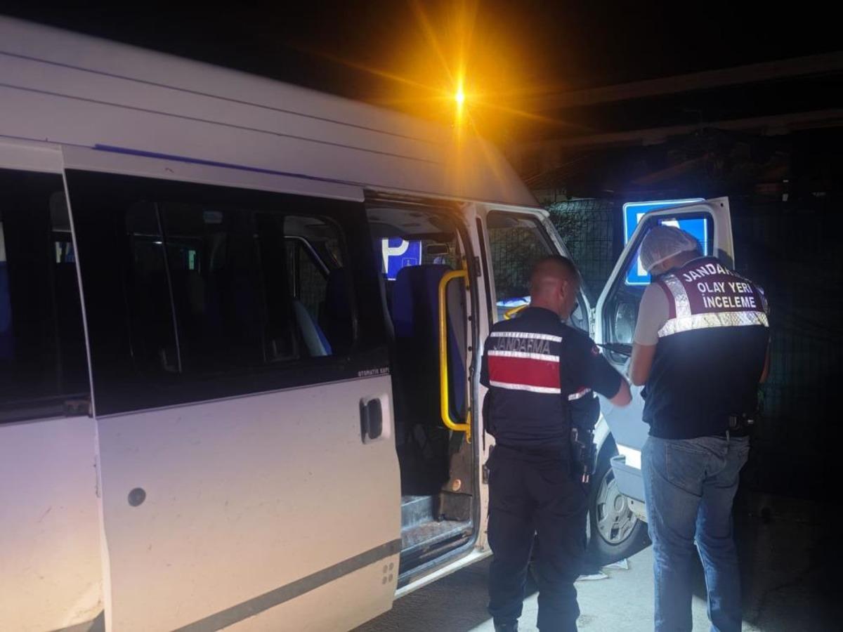 Sakarya da 2 kişinin yaralandığı silahlı kavgayla ilgili 1 şahıs tutuklandı 3