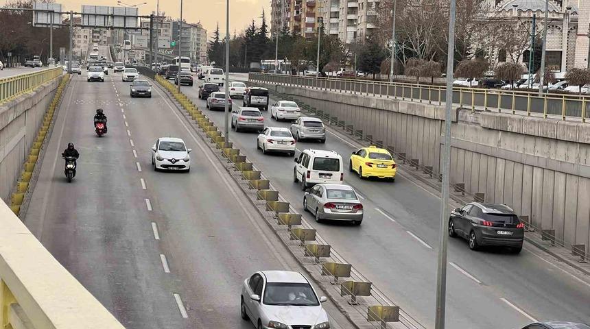 Bayram d&ouml;n&uuml;ş&uuml; i&ccedil;in s&uuml;r&uuml;c&uuml;lere uyarı