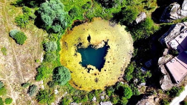 Efsanelere konu olan Dipsizg&ouml;l renk değiştirdi, ziyaret&ccedil;ileri hayal kırıklığı yaşadı 4