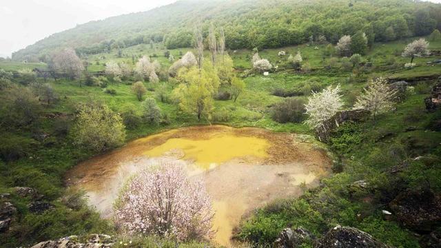 Efsanelere konu olan Dipsizg&ouml;l renk değiştirdi, ziyaret&ccedil;ileri hayal kırıklığı yaşadı 1