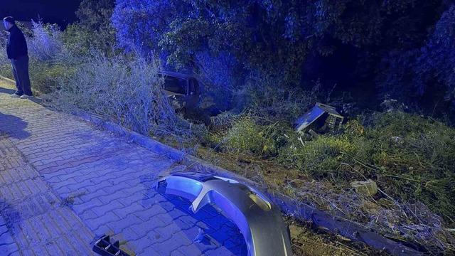 Direksiyon hakimiyetini kaybetti, tarlaya uçtu: 4 yaralı 2