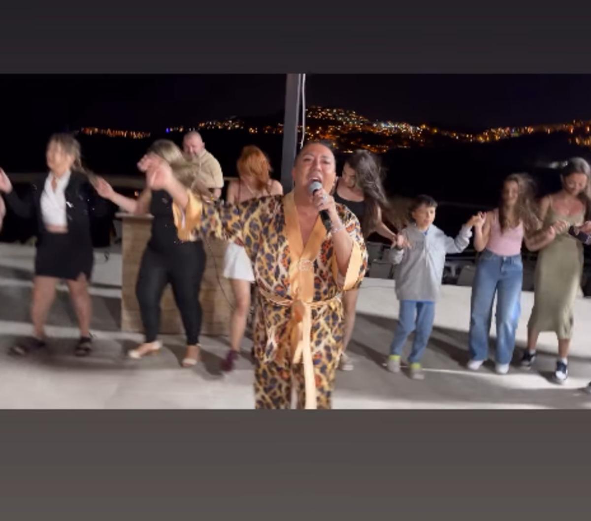 "Sahnede smokin giyeceğim" demişti! Murat Övüç eskiye döndü 3